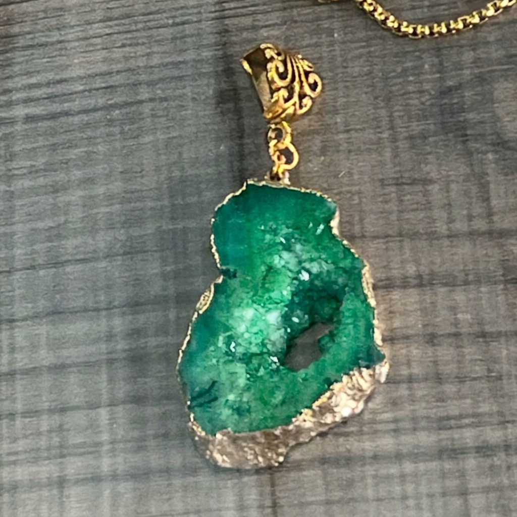 Green Druzy Agate Pendant Necklace